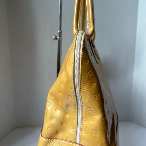 ✨Arcadia Buttercup Yellow Patent Leather Handbag✨ - Picture 5 of 16